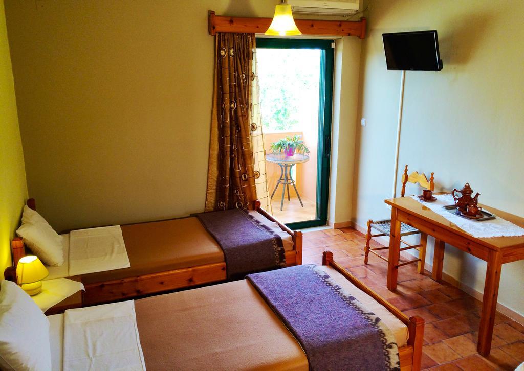 העיירה רתימנו Chrissas Apartments מראה חיצוני תמונה