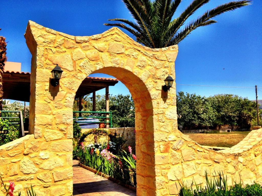 העיירה רתימנו Chrissas Apartments מראה חיצוני תמונה