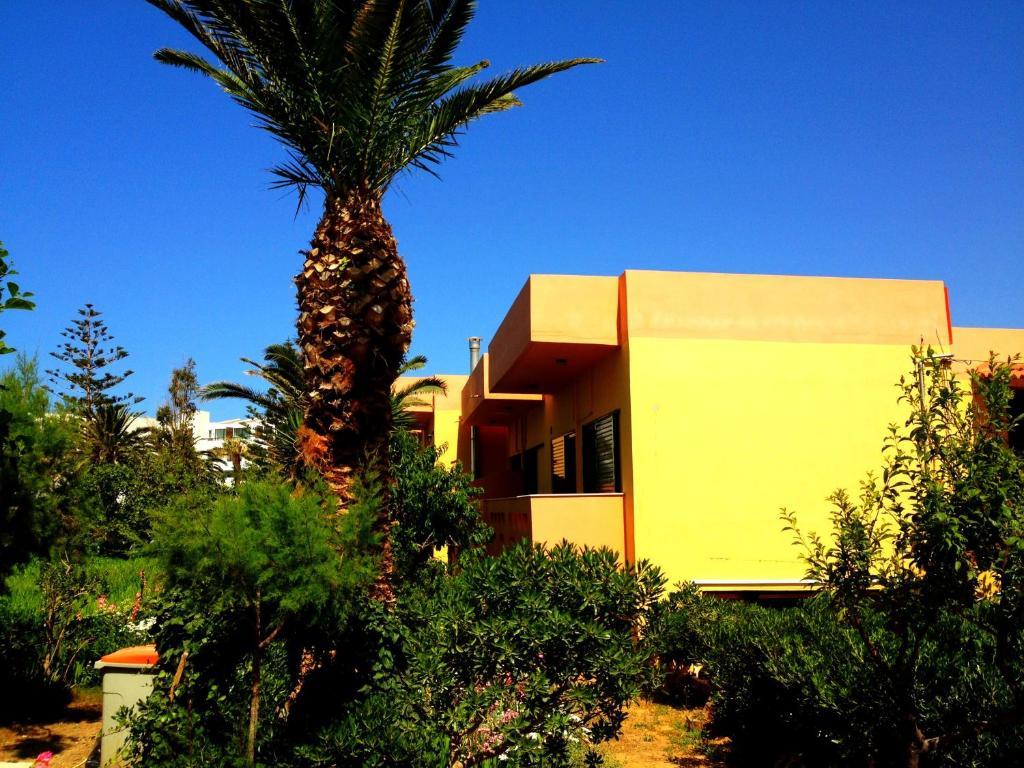 העיירה רתימנו Chrissas Apartments מראה חיצוני תמונה